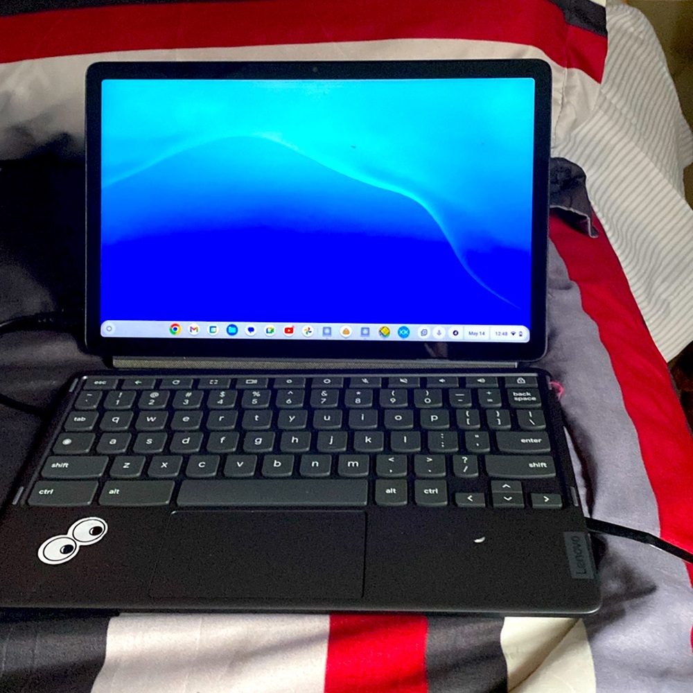 Lenovo ChromeBook used 1 time and is in good condition